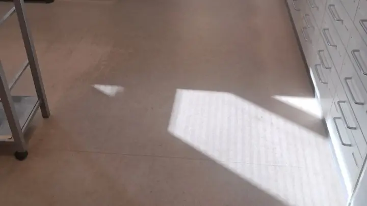 A wide, clear floor in the sunlight